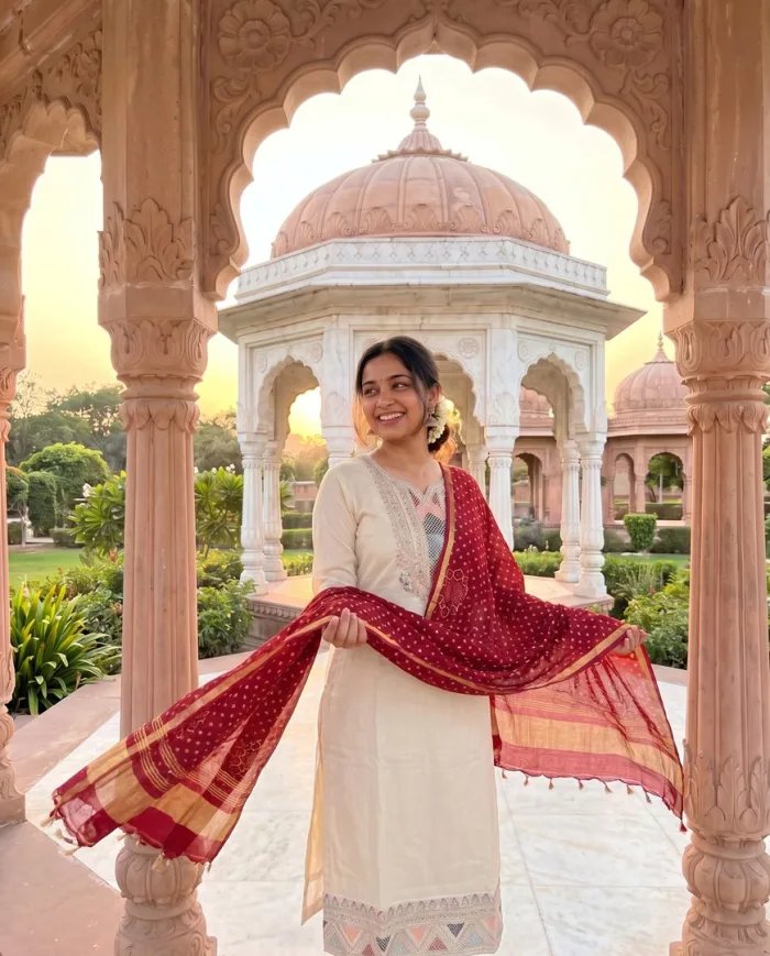 Cream Embroidered Kurta Set with Maroon Bandhani Dupatta